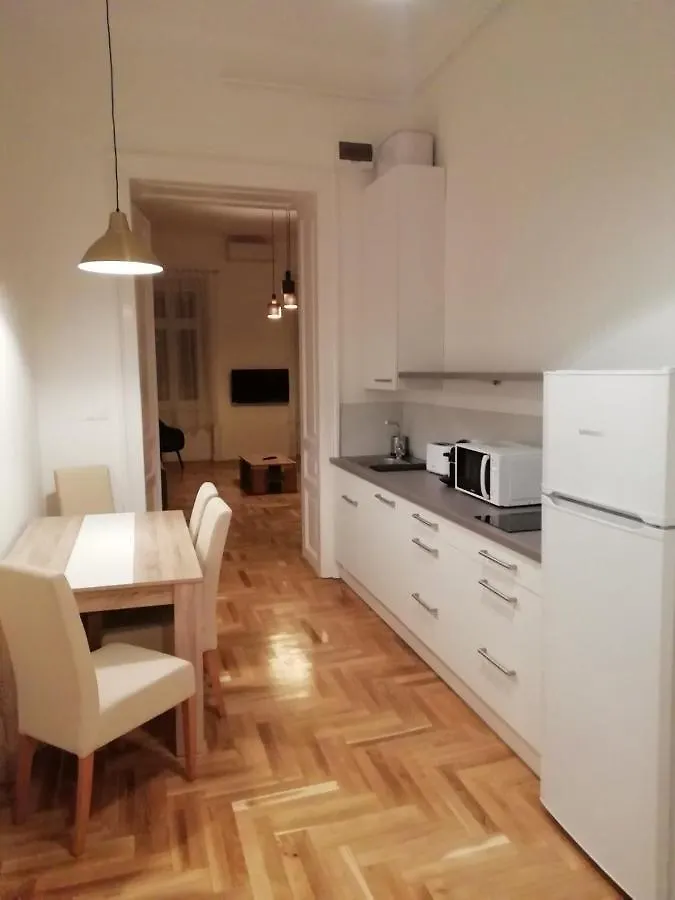 דירות בודפשט Luxury New Cozy Flat At Dob Street Nearby Gozsdu Court